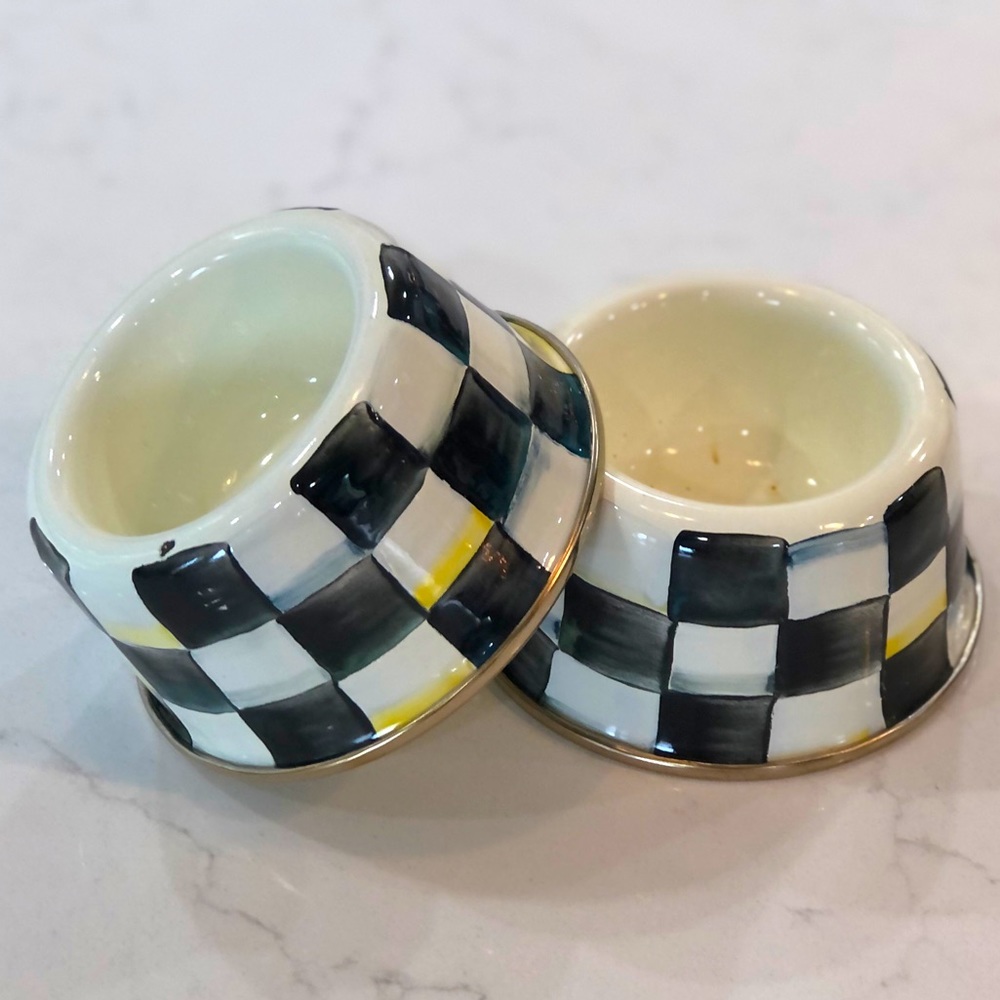 ✨MacKenzie Childs Courtly Check Enamel Cat Dishes✨